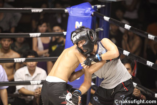 Tมังกรแดง VS โอ๊ตตี้