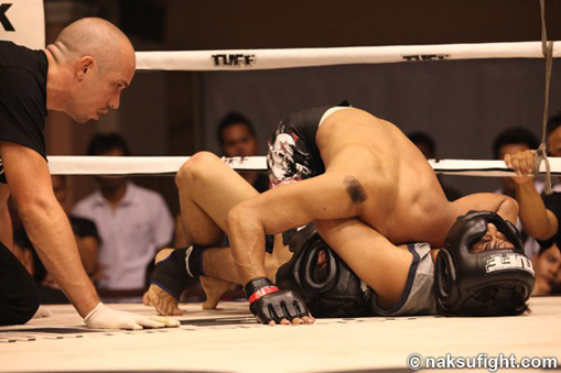 มังกรแดง VS โอ๊ตตี้