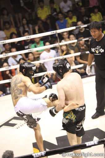 ธนพงศ์ ขุนหารแก้ว VS Patrick Sallin